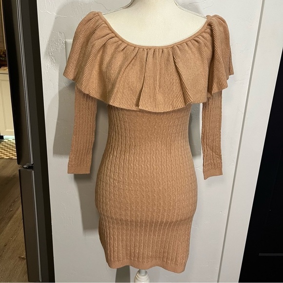 Olivaceous Tan Stretch Cable Knit Long Sleeve Sweater Mini Dress Small - Picture 1 of 9